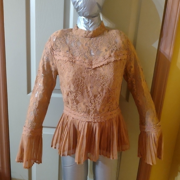 A. calin by Flying Tomato Tops - A. Calin By Flying Tomato Size Medium Lace Woman's Long Sleeve